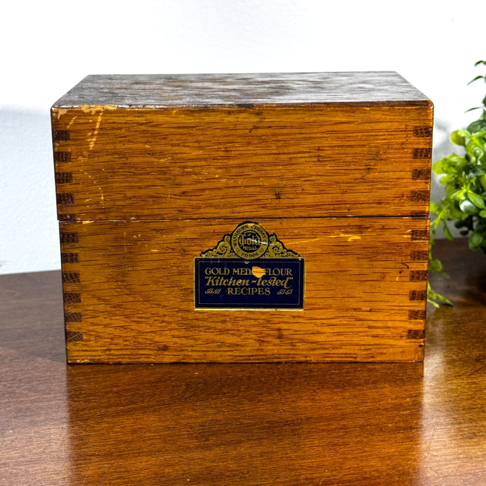 Vintage Gold Medal Flour Recipe Box Wooden Dove Tail Corners Wood Betty Crocker